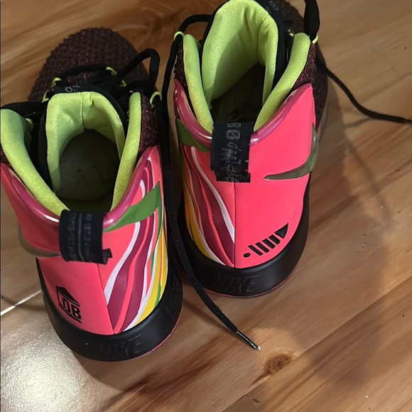 Nike Brown and Pink Sneakers with Breathable Design. LeBron 17 - Picture 4 of 8
